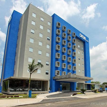 One Villahermosa 2000 Экстерьер фото