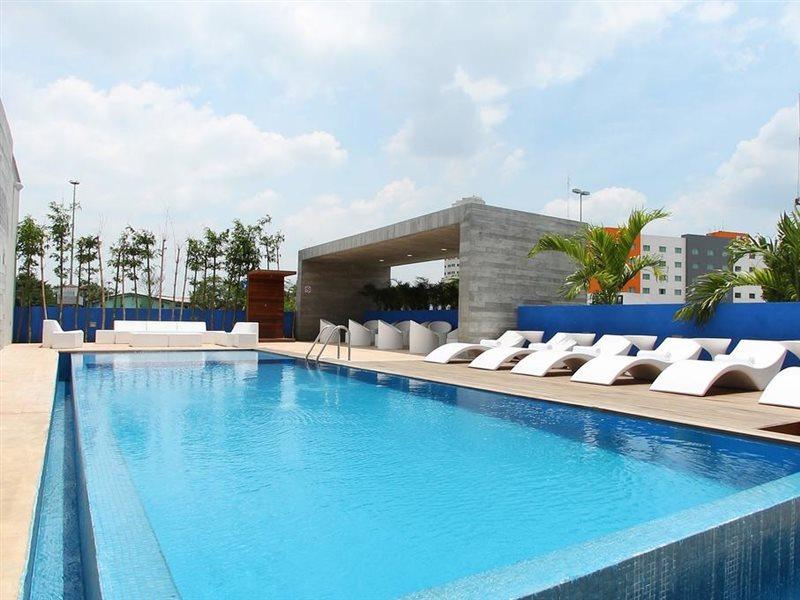 One Villahermosa 2000 Экстерьер фото