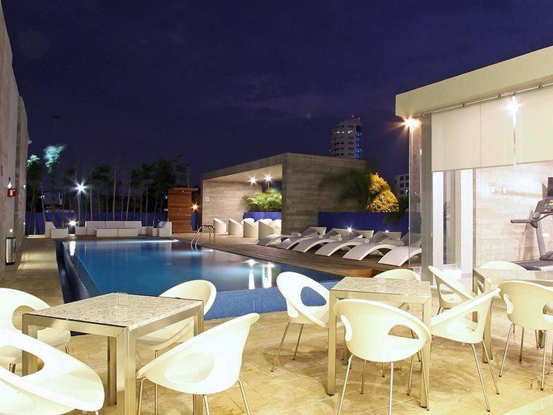 One Villahermosa 2000 Экстерьер фото