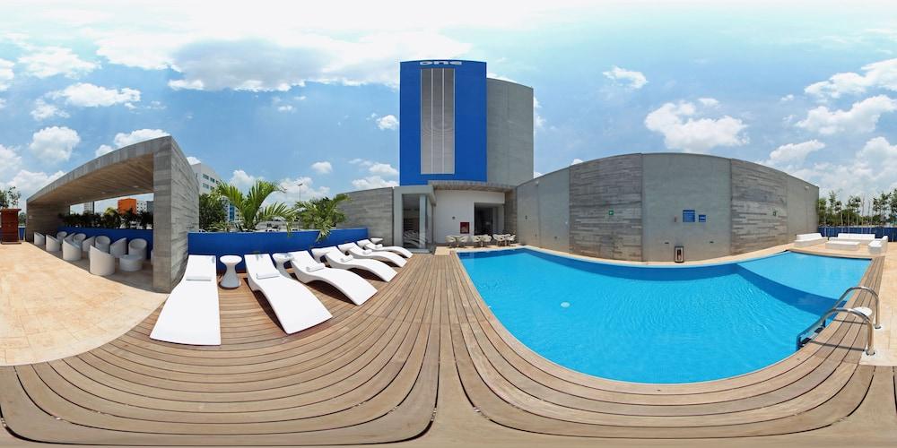 One Villahermosa 2000 Экстерьер фото